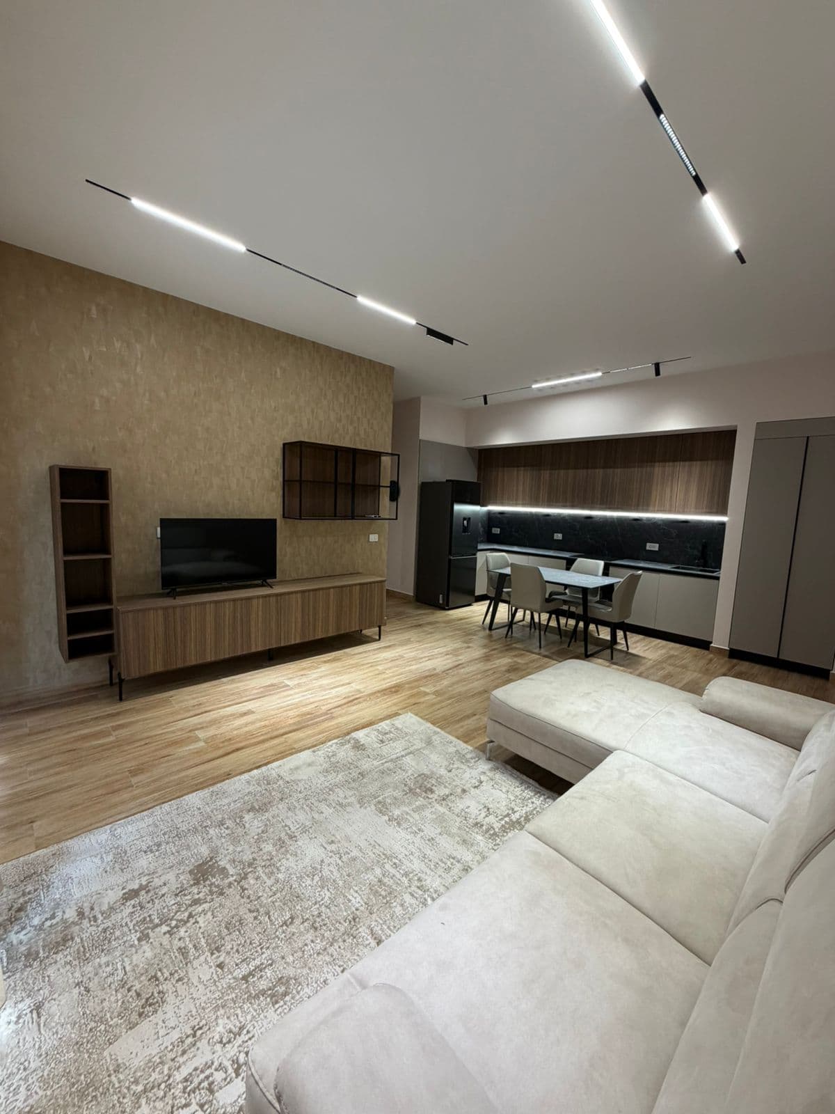 Apartament 1+1 Me Qira në Kompleksin Delijorgji, Tiranë - Çmimi: Kontaktoni | 90 m²