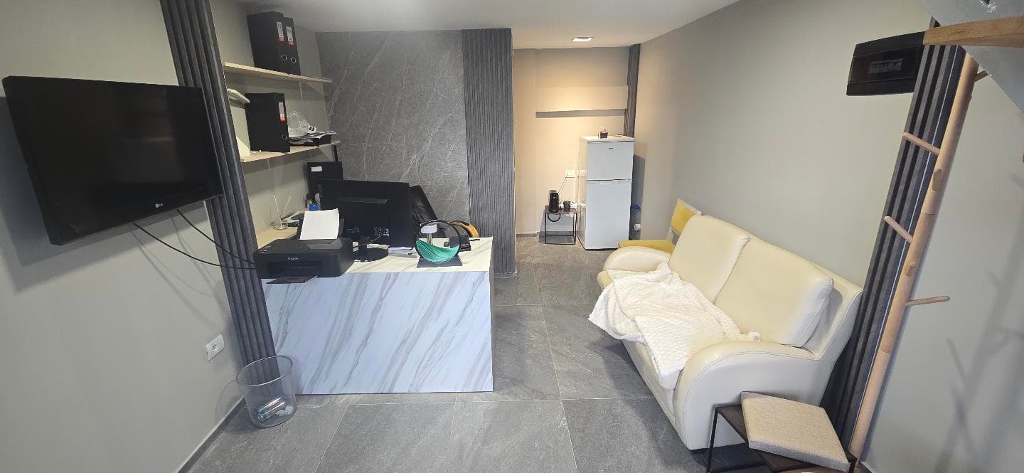 Dyqan duplex i përshtatur për zyrë Për Shitje në Farkë, Tiranë - 55,000€ | 34 m² 2