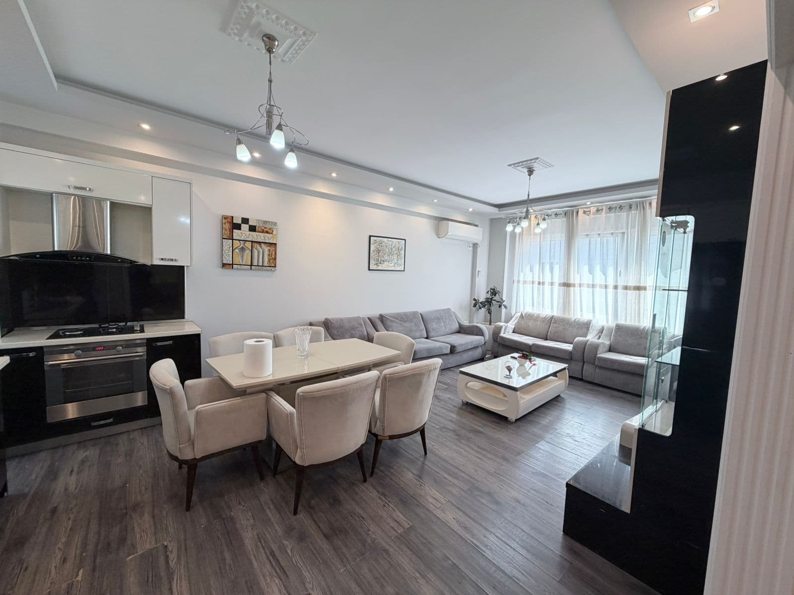 Apartament 2+1+ 2 Për Shitje në Kopshti Botanik Zoologjik, Tiranë - 258,000€ | 94 m²
