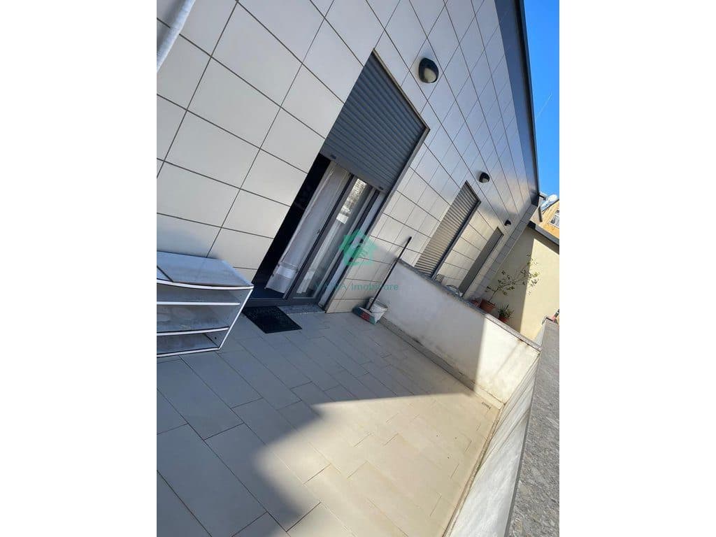 Apartament 1+1 + Post parkimi Me Qira Rr. Ferit Xhajko në Medreseja, Tiranë - 650€ | 1+1 2