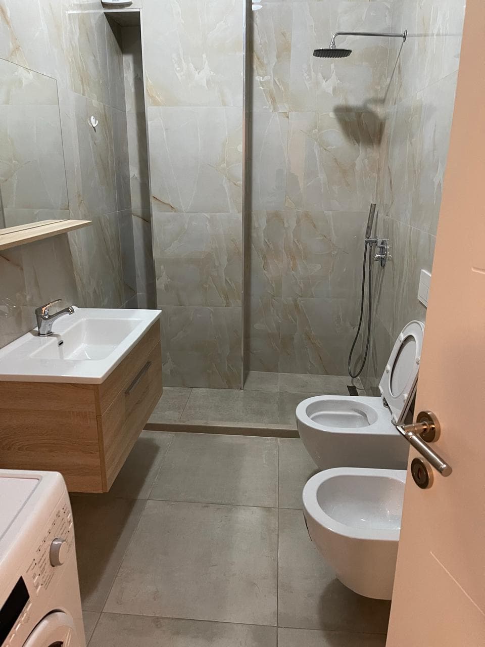 Apartament 1+1 Me Qira në Siri Kodra, Tiranë – 600€ | 60 m² 2