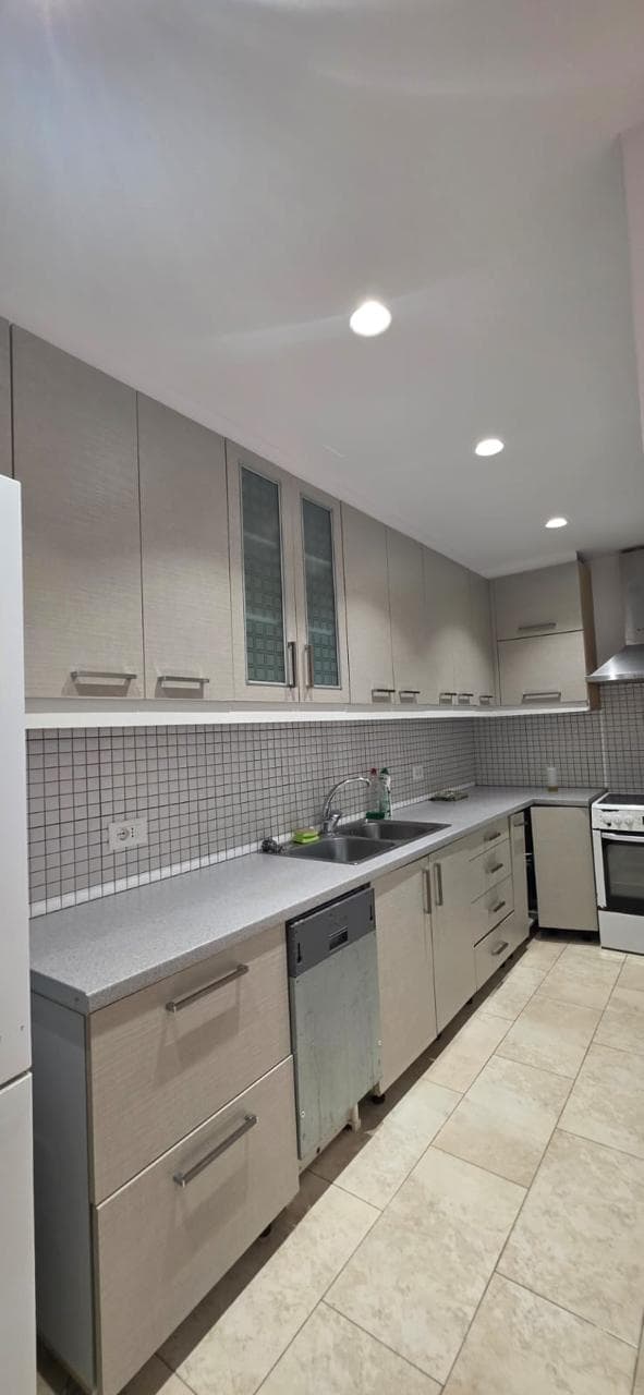 Apartament 1+1 Me Qira tek Eleonora në Kodrën e Diellit, Tiranë – 550€ | 2 kati 3