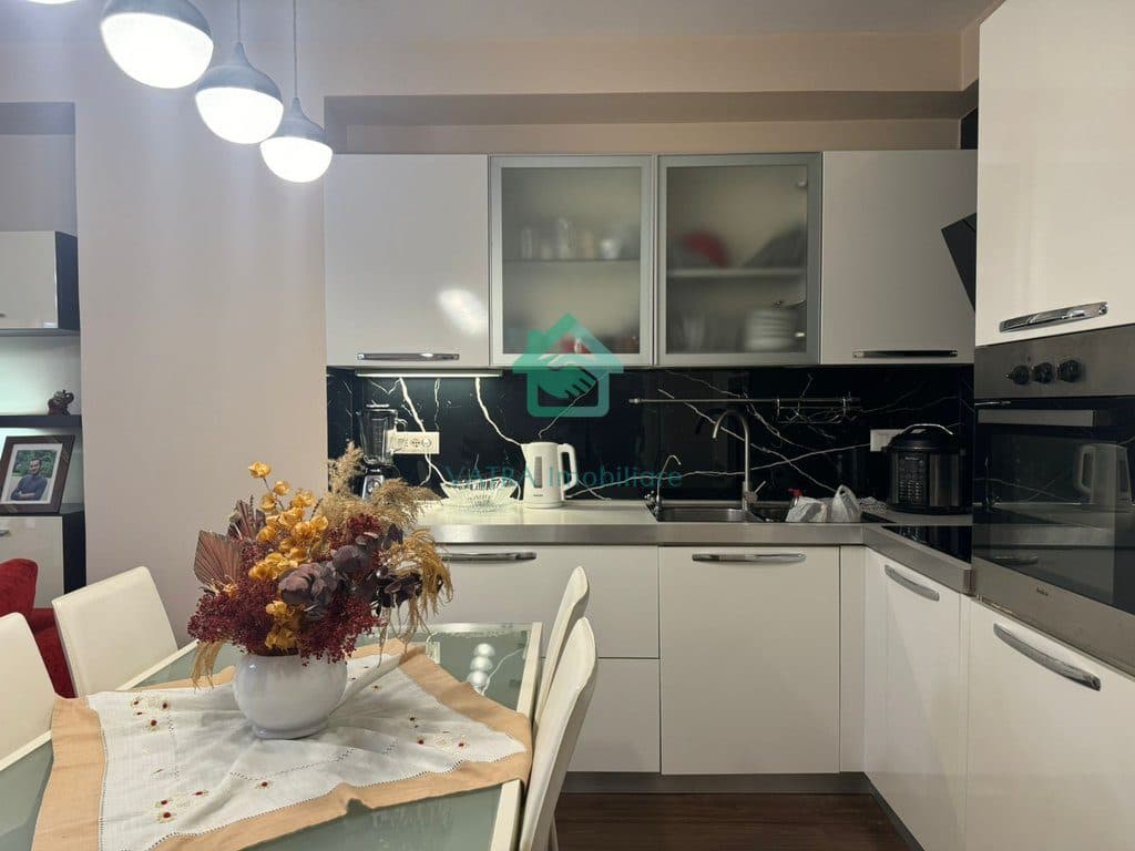Apartament 2+1+1 Post Parkimi Për Shitje në Shkolla e Bashkuar, Tiranë 2