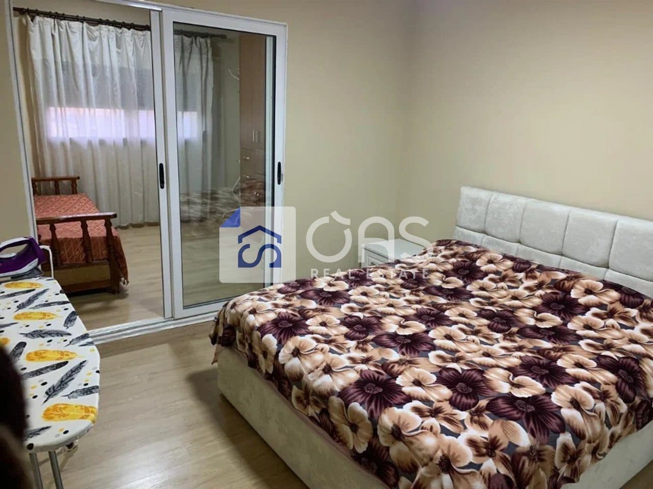 Jepet me qera apartament 1+1 tek Xhamlliku 4