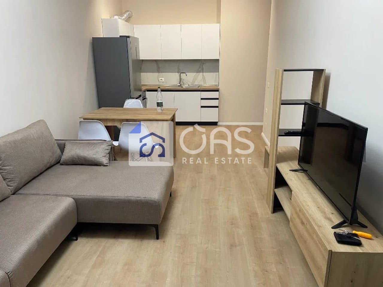 Jepet me qera apartament 2+1 tek 5 Maj 4