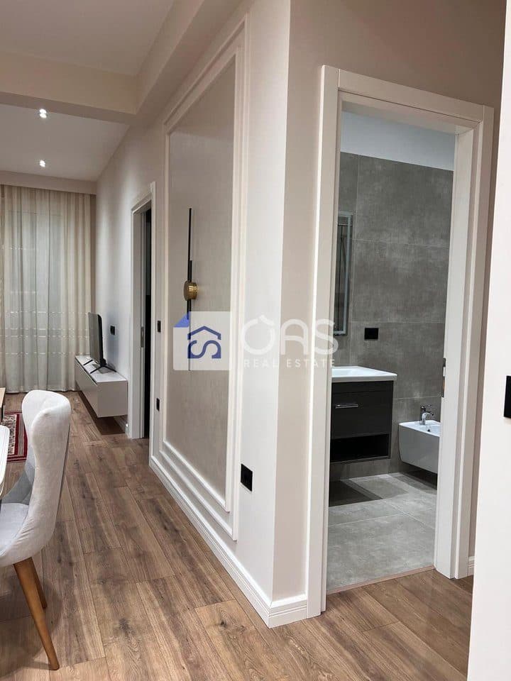 Jepet apartament me qera 1+1 Te Rruga Mine Peza 2
