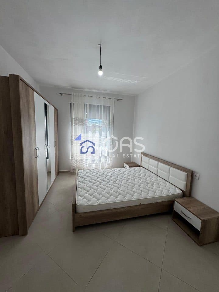 Jepet me qira apartamenti 2+1+2 Ne 5 Maj 2