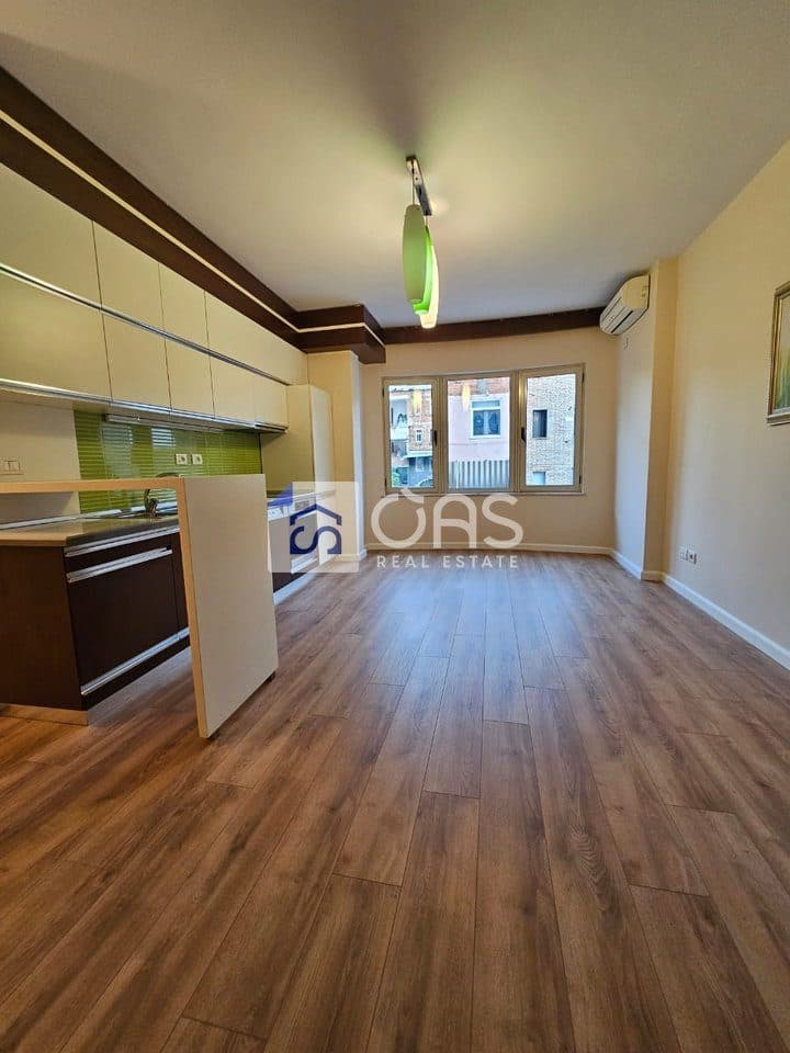 Shitet apartament 1+1 tek Rruga Mine Peza. 3