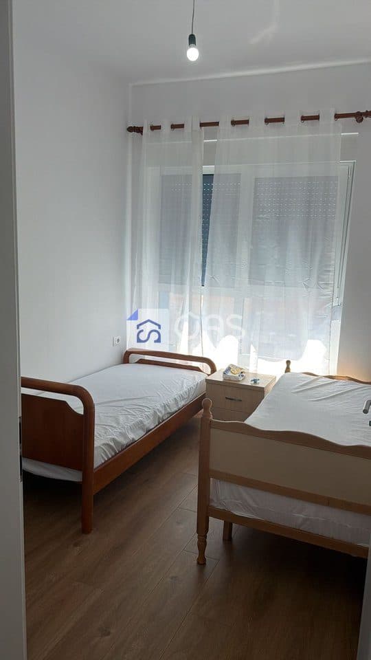 Jepet me qera apartament 2+1 ne Ali Dem. 4