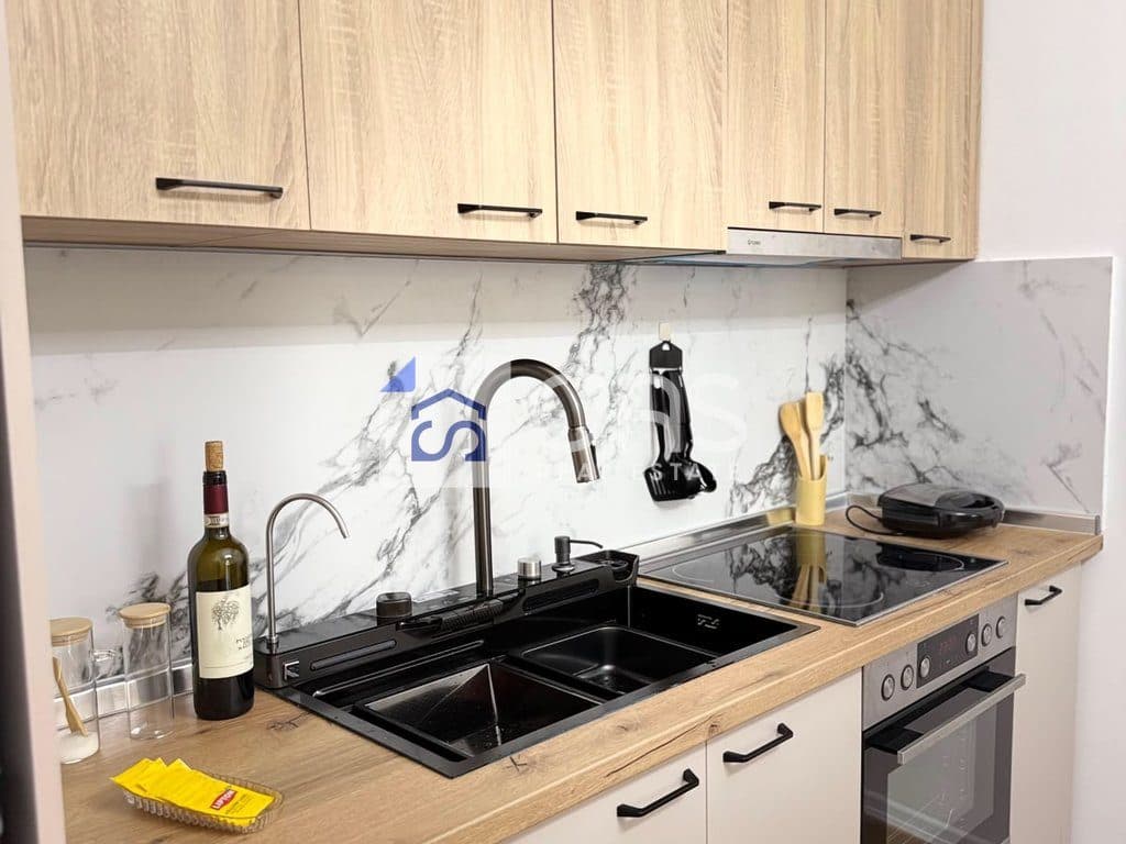 Jepet me qera apartament 1+1 te Rruga e Kavajes 3