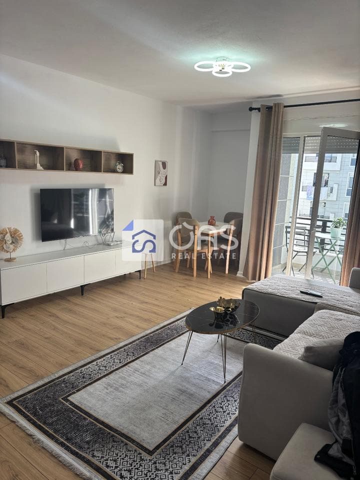 Jepet apartament me qera 2+1 Ish Praku 4