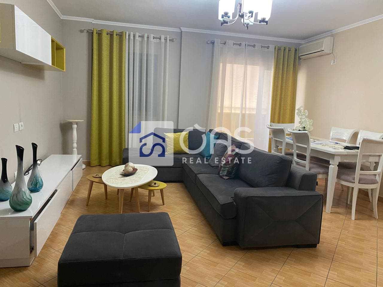 Jepet me qera apartament 2+1+2 tek Pallati me Shigjeta 3