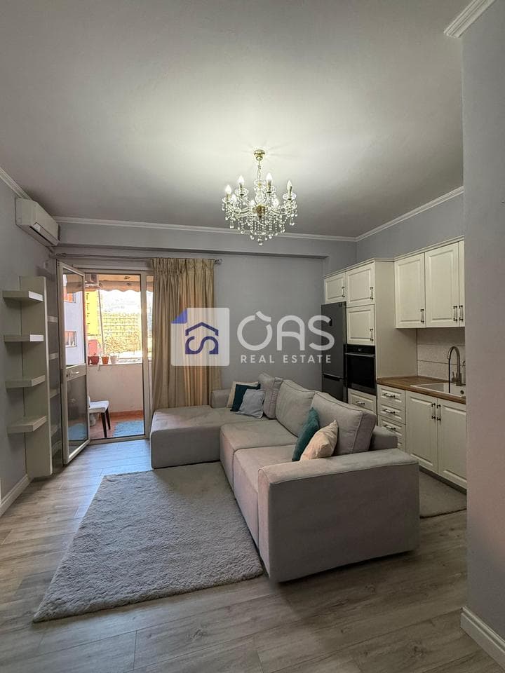 Shitet apartament 1+1 perball Kompleksit te Delijorgjit
