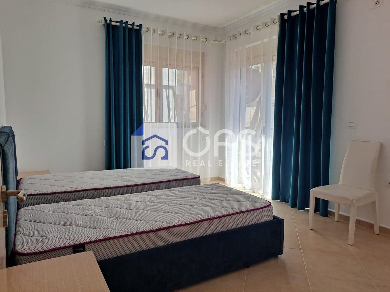 Jepet apartament me qera 2+1+ garazhd tek Liqeni i Tiranes 3