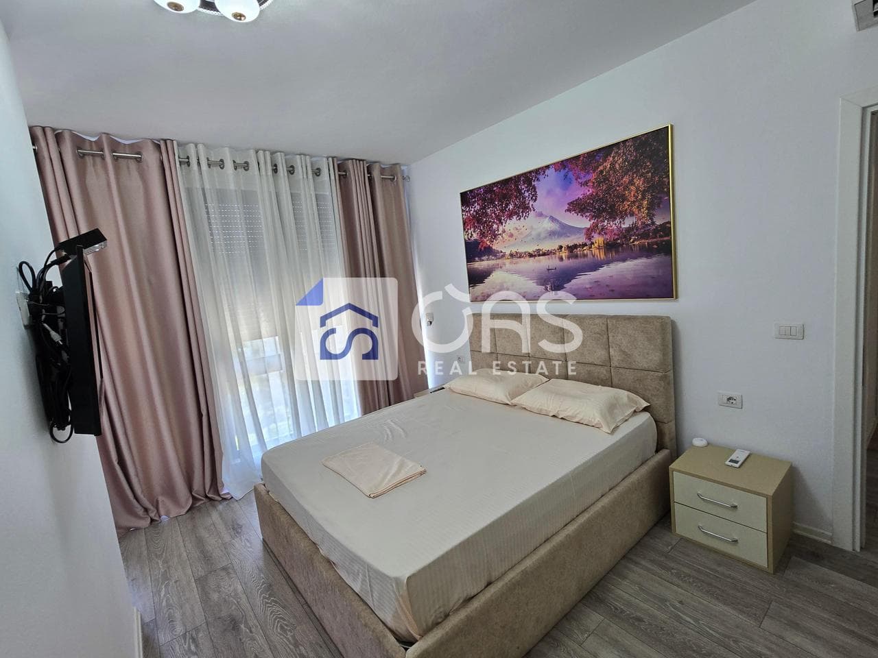 Jepet me qera apartamenti 1+1 ali dem 4