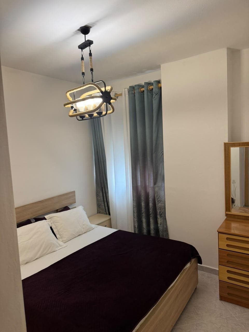 Jepet me qera Apartamenti 1+1 Astir