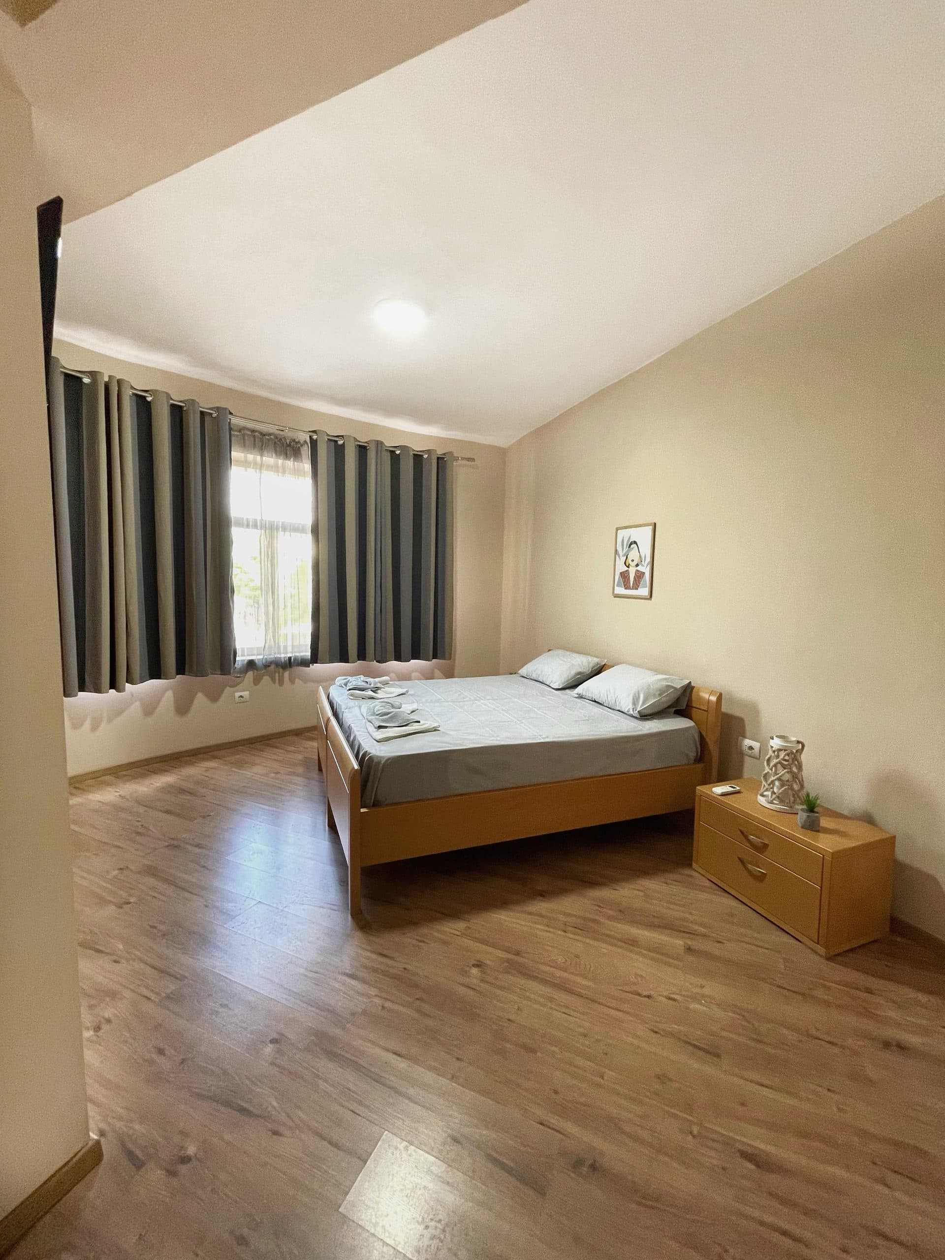 Jepet me qera Apartamenti 2+1 Sheshi Willson