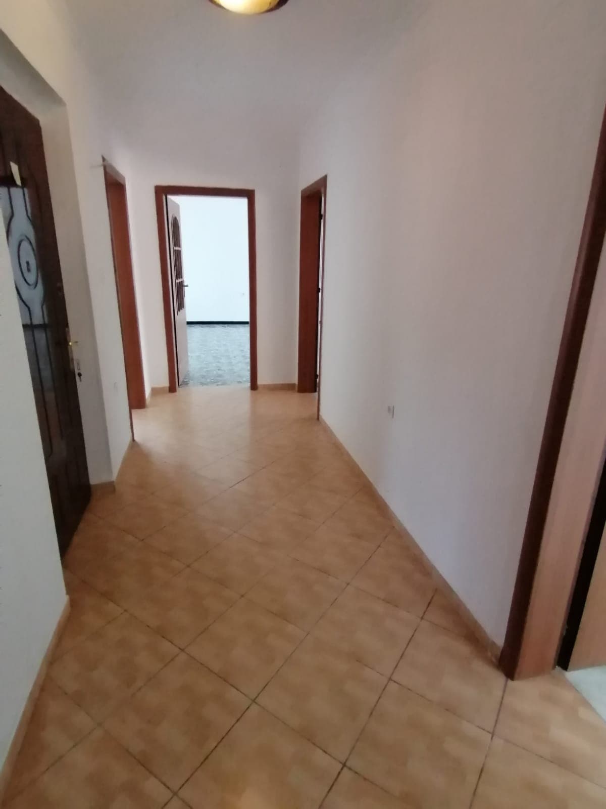 Apartament me qera 3+1 Tek Rruga e Kavajes 3