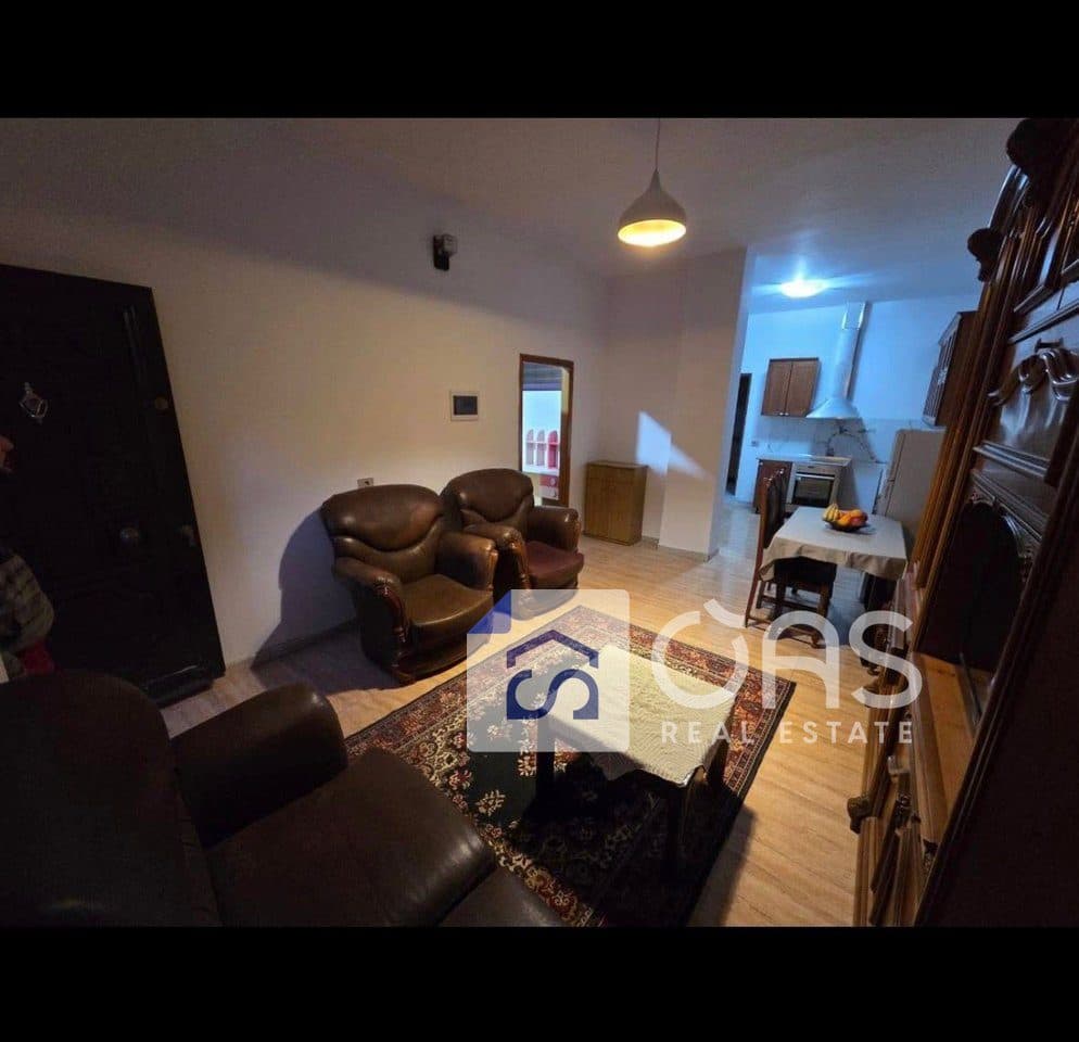 Jepet apartament 2+1 me qera Ne Don Bosko ne shtepi private 40.000 leke