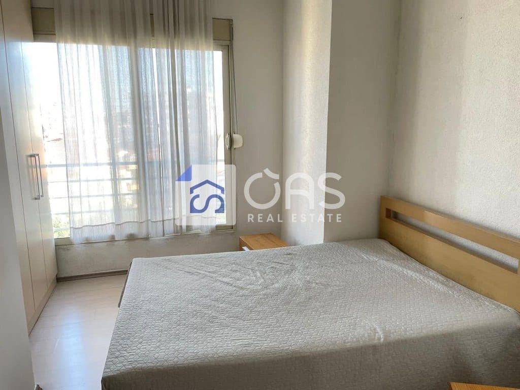 Jepet me qera apartament 1+1 te Komuna e Parisit 4