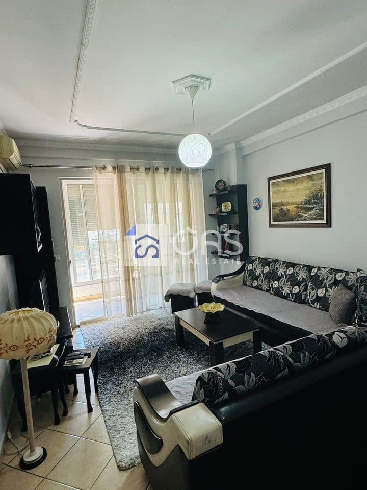 Jepet me qera apartament 2+1 ne Astir (Tek Artisti) 3