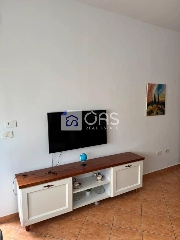 Jepet apartament me qera 1+1 Komuna Parisit 3
