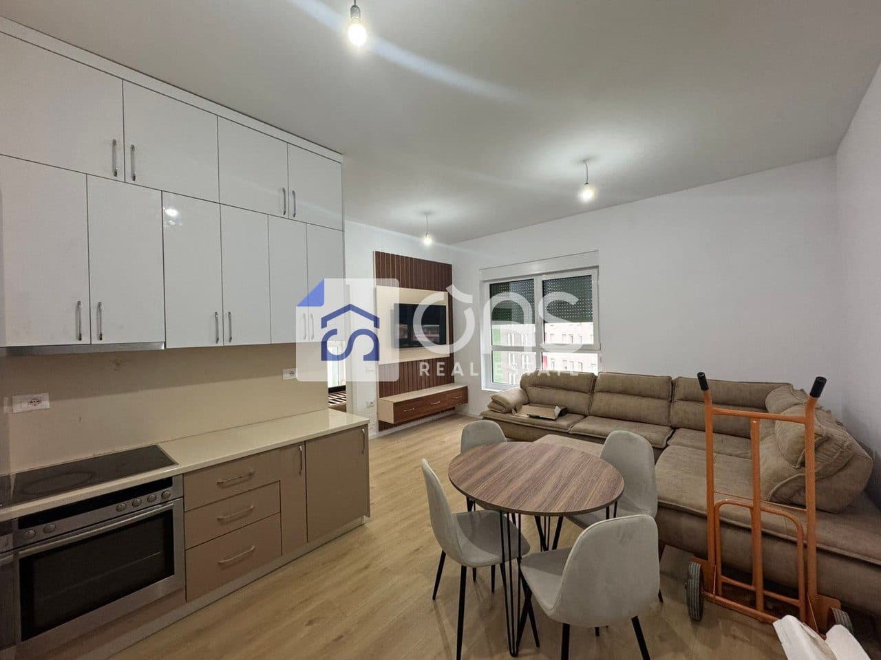 Jepet me qera apartament 1+1 Ne Ali Dem