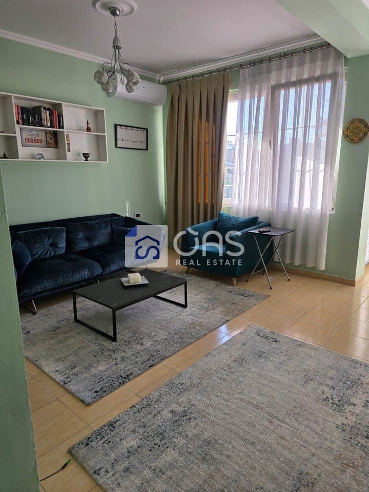 Jepet apartament me qera 2+1 ne Ali Dem