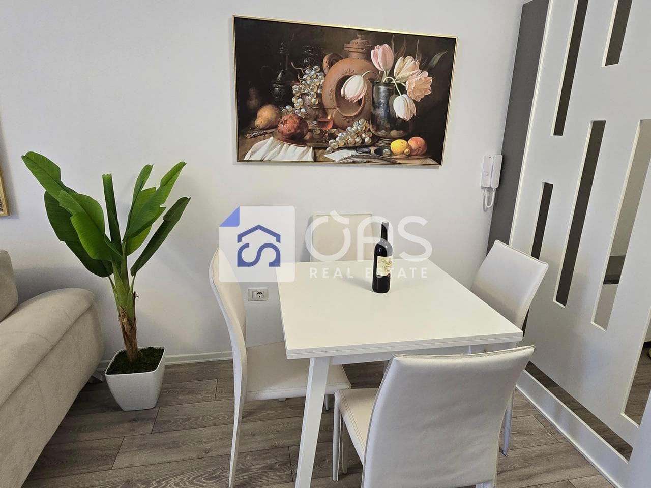Jepet me qera apartamenti 1+1 ali dem 3