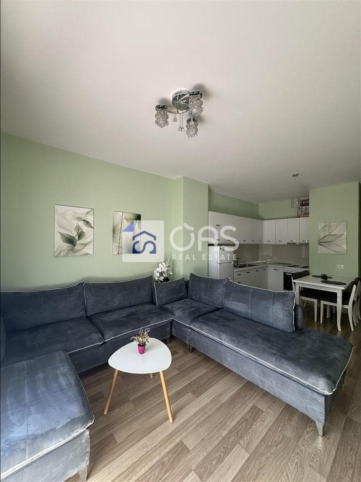 Jepet apartament me qera 1+1 ne Qender