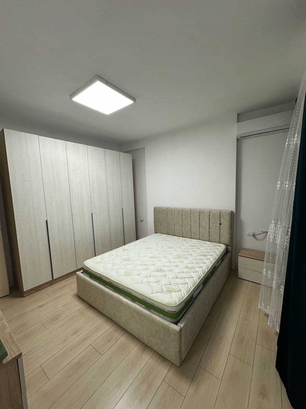 Jepet me qera Apartament 2+1 TEK Ish Fusha e Aviacionit 4