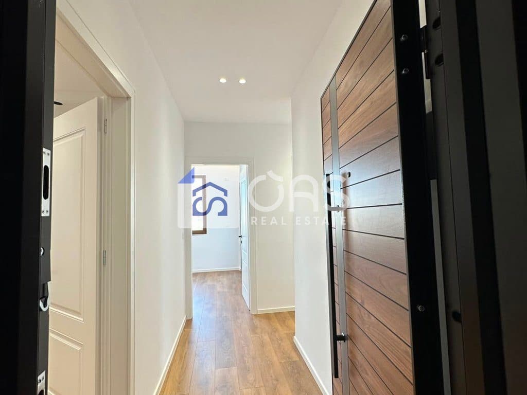 Shitet apartament 2+1 tek Ura e Nisharakut. 3