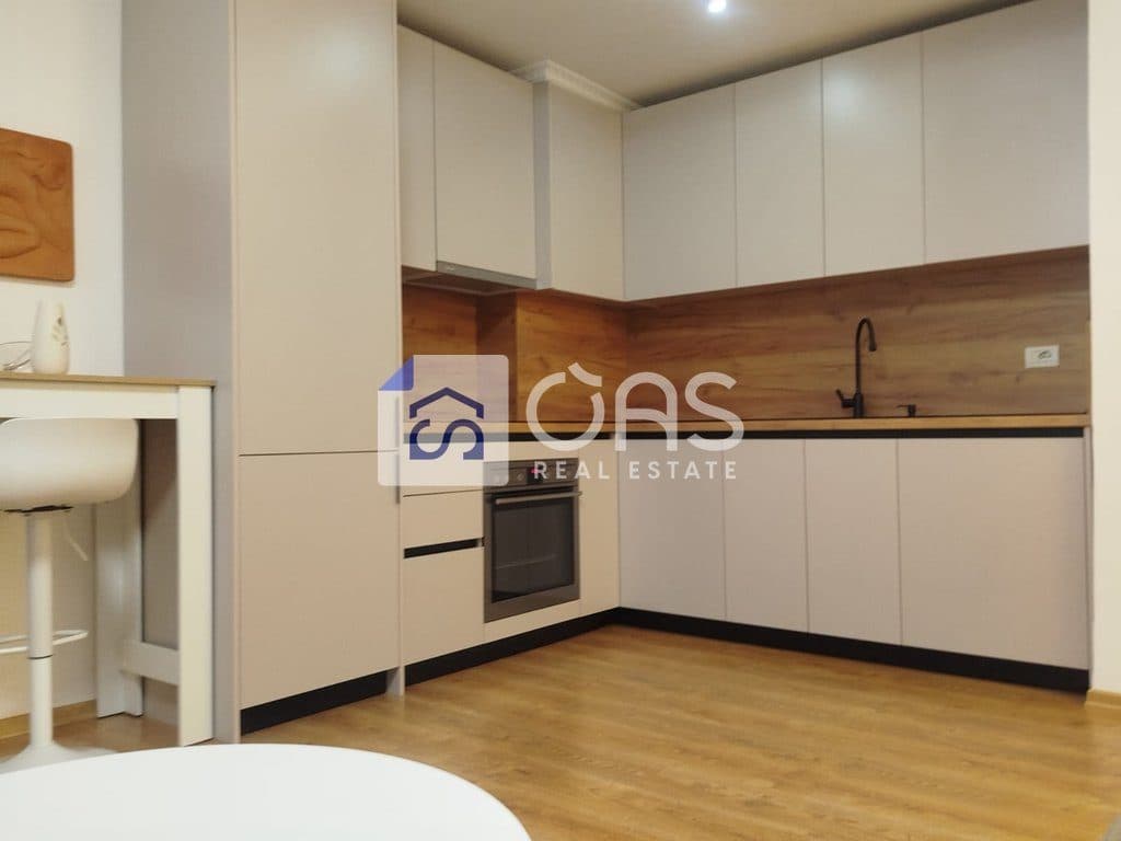 Shitet Apartament 1+1 Fresk 2