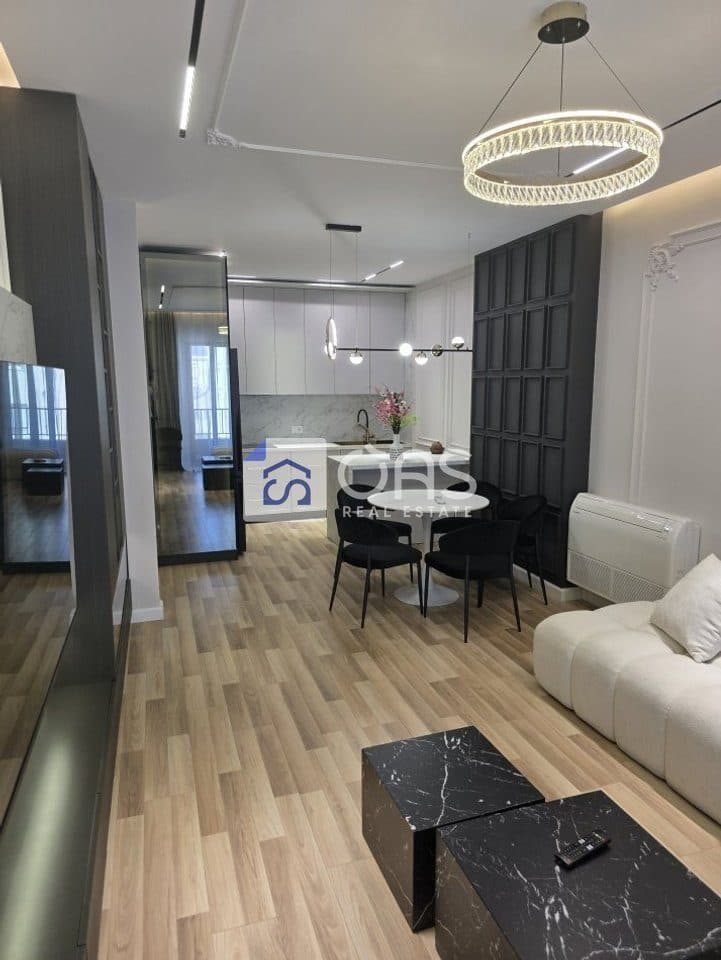 Apartament 2+1 Me Qira në Unazën e Re, Tiranë - 1000€ | 117 m² 4