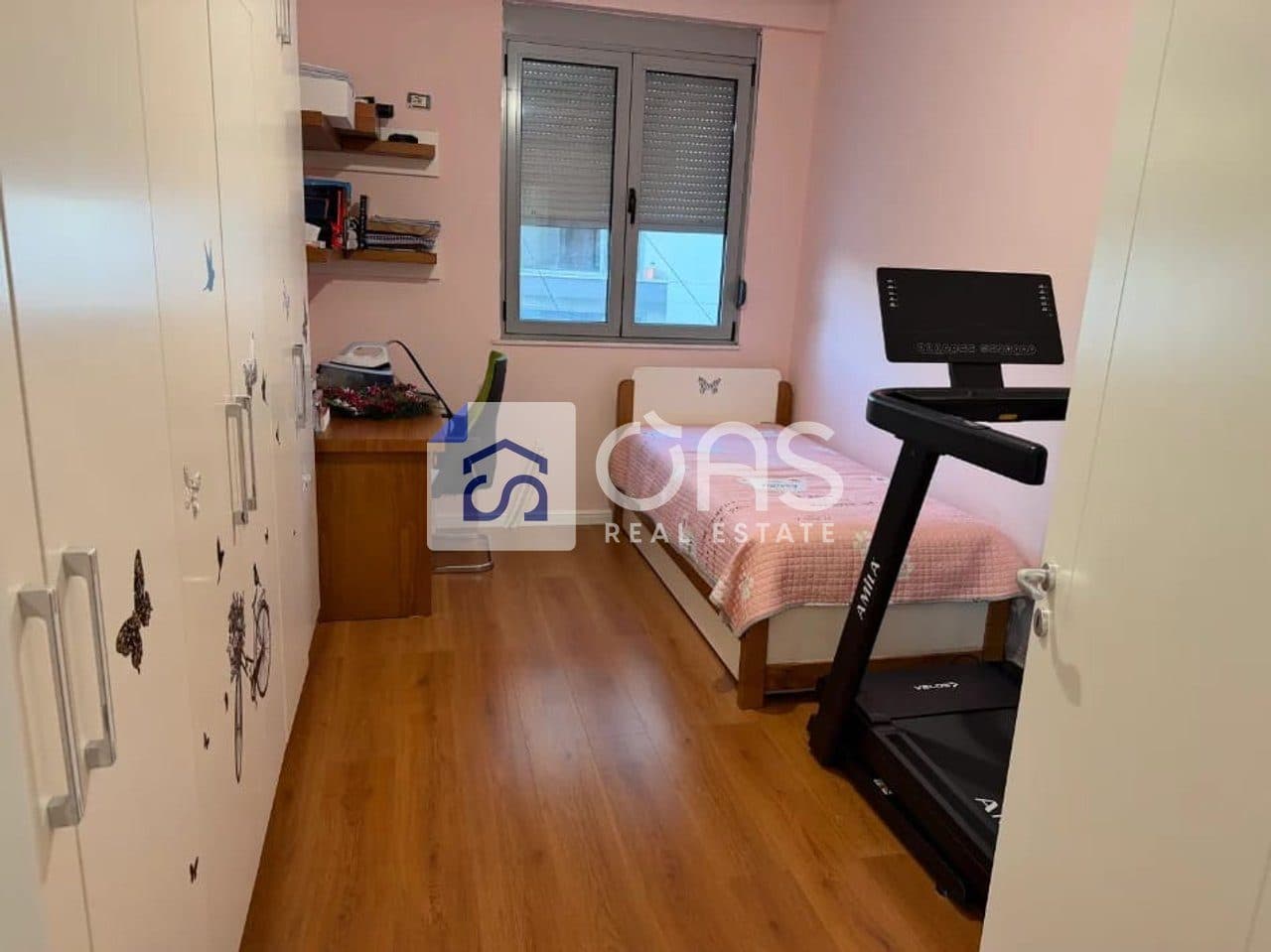 Jepet me qera apartament 2+1+2Te Liqeni I Thate
