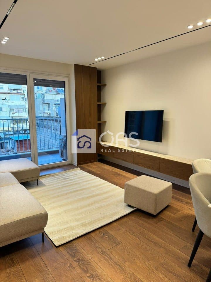 Jepet apartament me qera 1+1+post parkimi ne Xhamllik