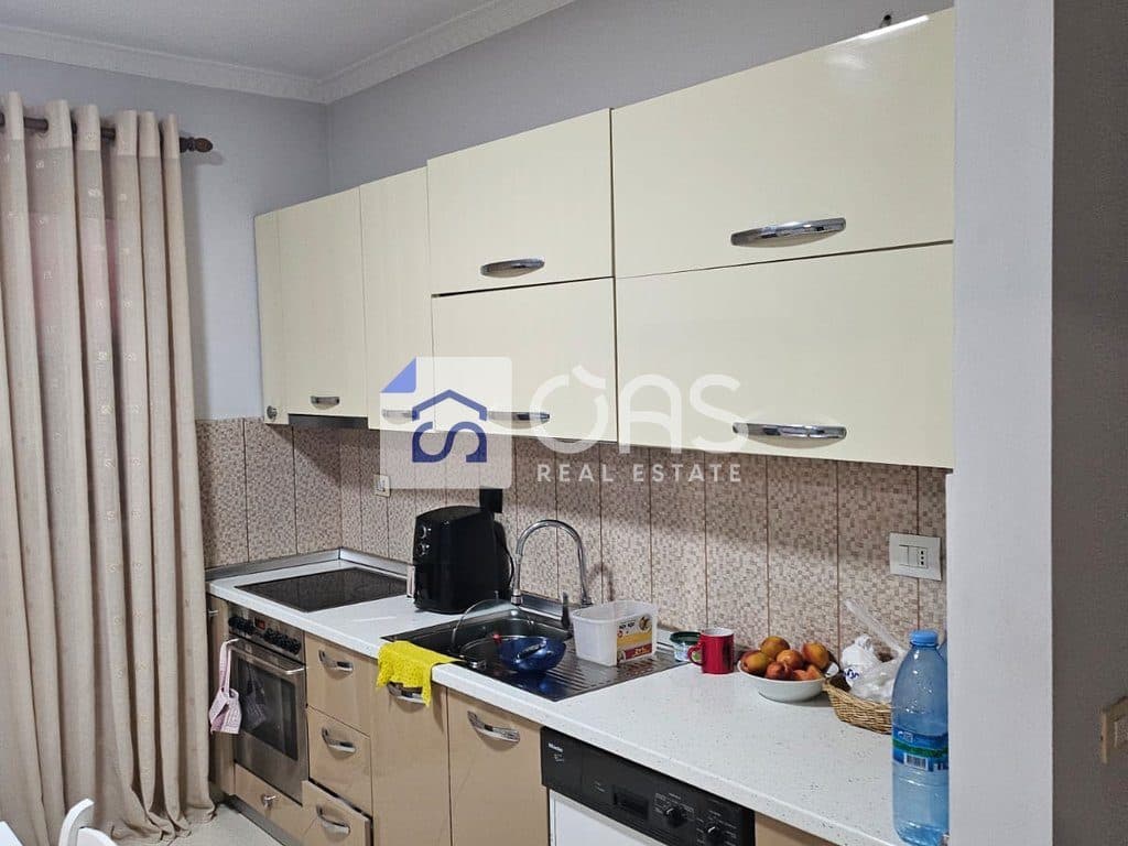 Jepet me qera Apartamenti 2+1+parkim 5 Maj 3