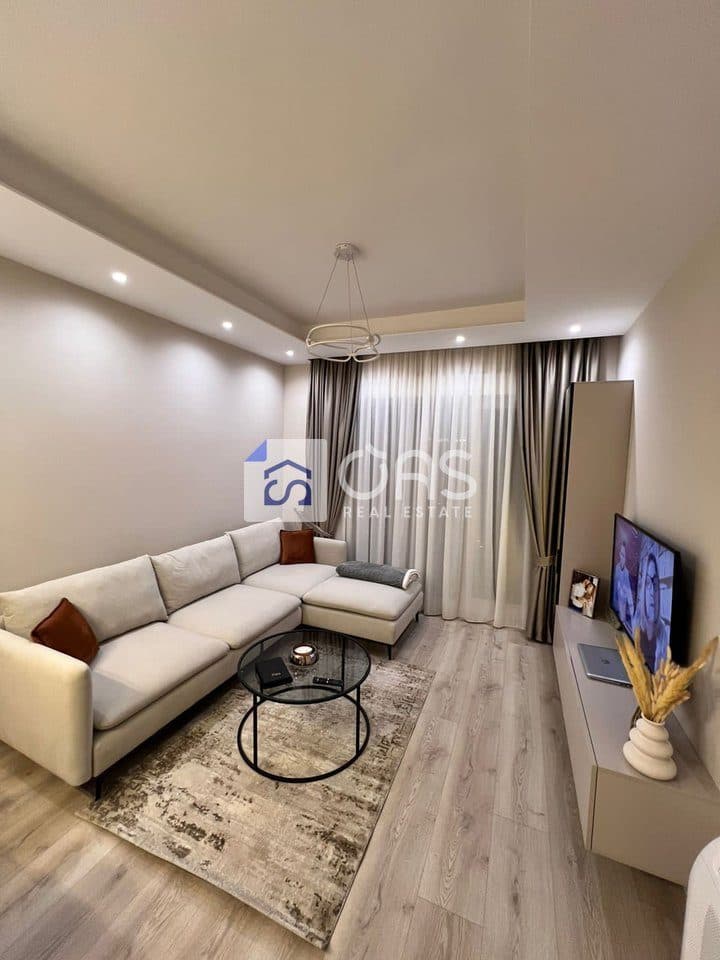 Jepet apartament me qera 2+1+2+garazhd tek 21 Kompleksi Kontakt