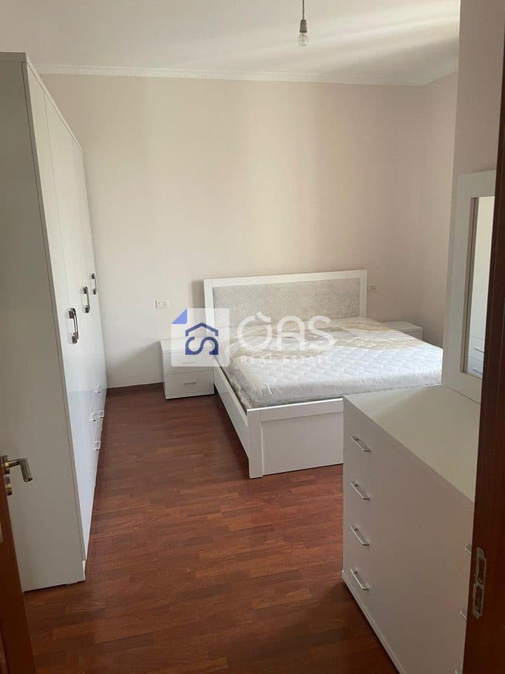 Jepet me qera apartament 2+1 ne 5 Maj 3