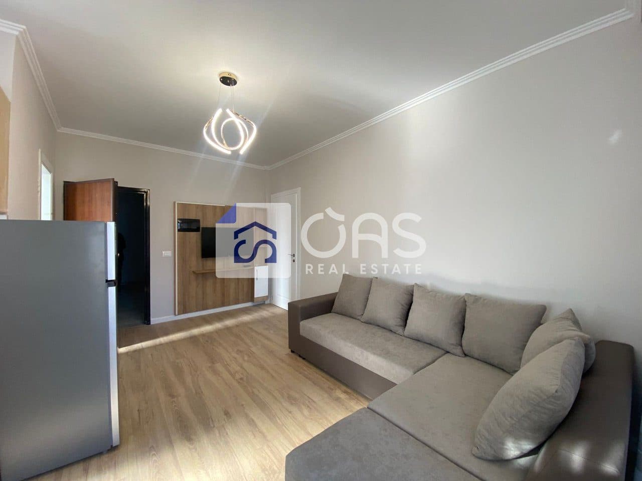 Jepet me qera apartament 1+1 tek 21 Dhjetori
