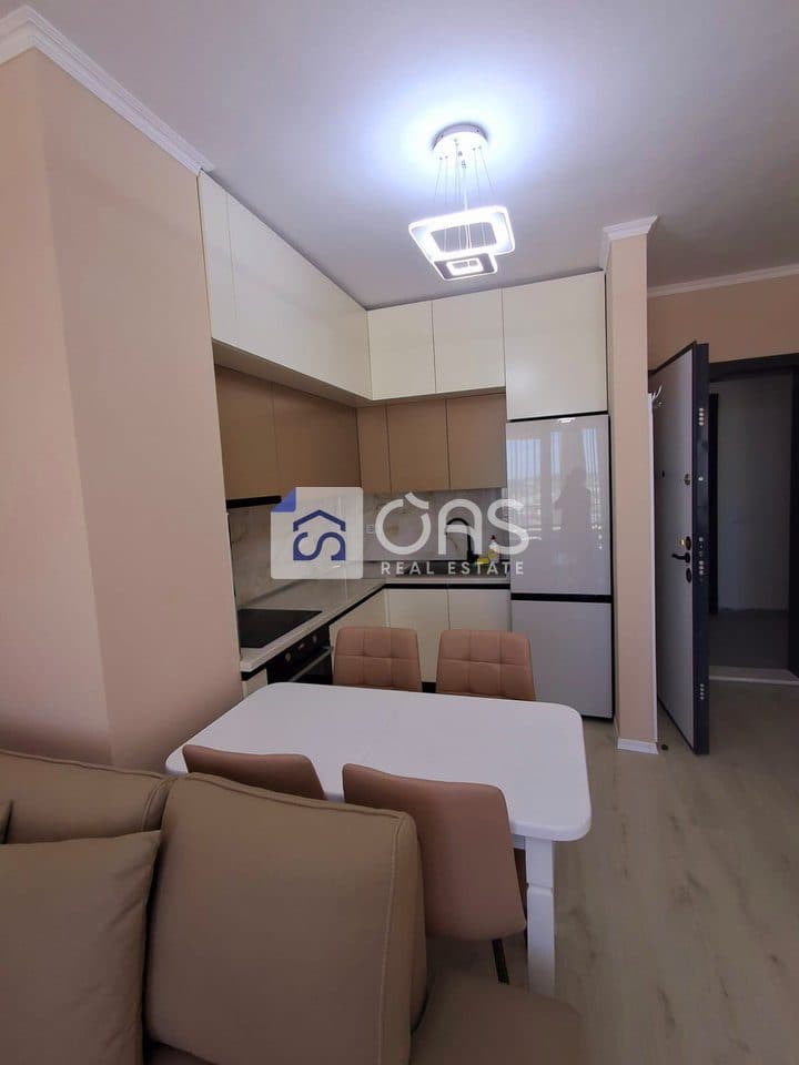 Jepet me qera apartament 1+1 Univers City 4