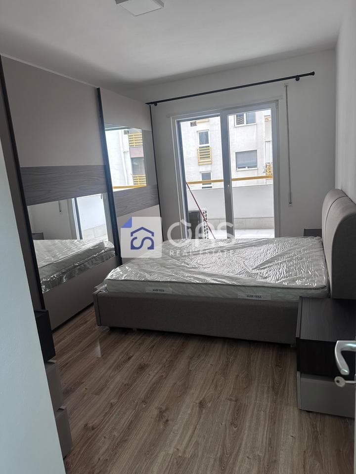 Jepet apartament me qera 1+1 Laprake