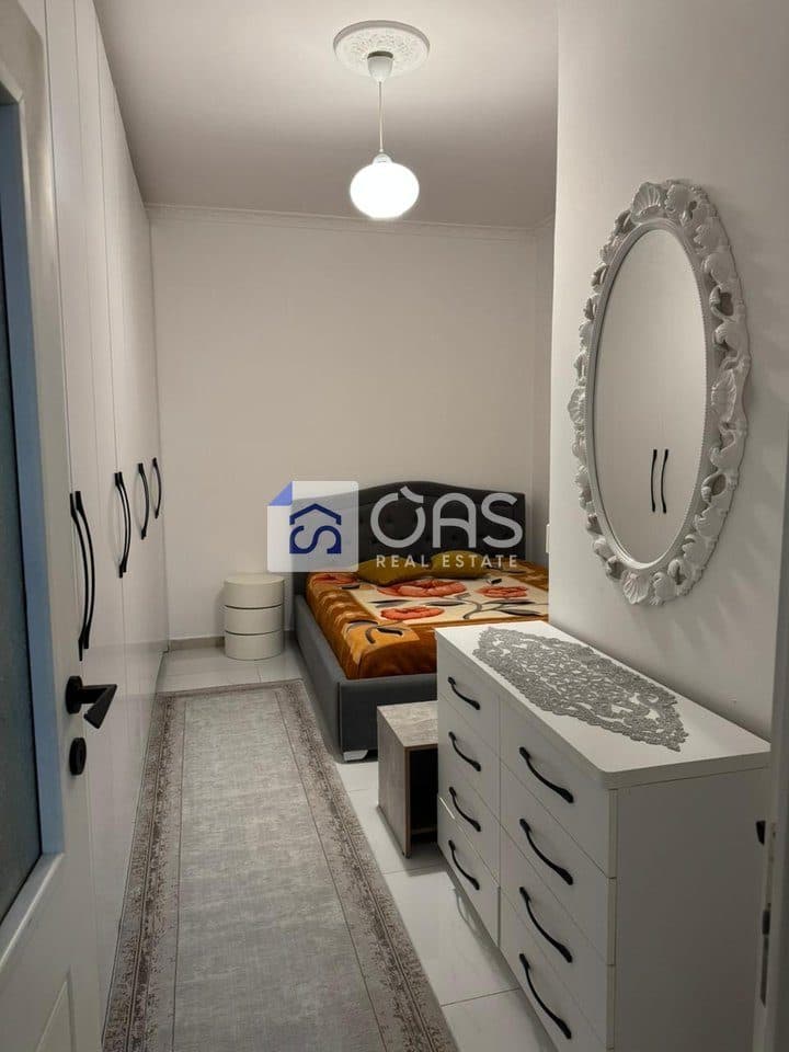 Jepet apartament me qera 1+1 Rruga E Dibres 4