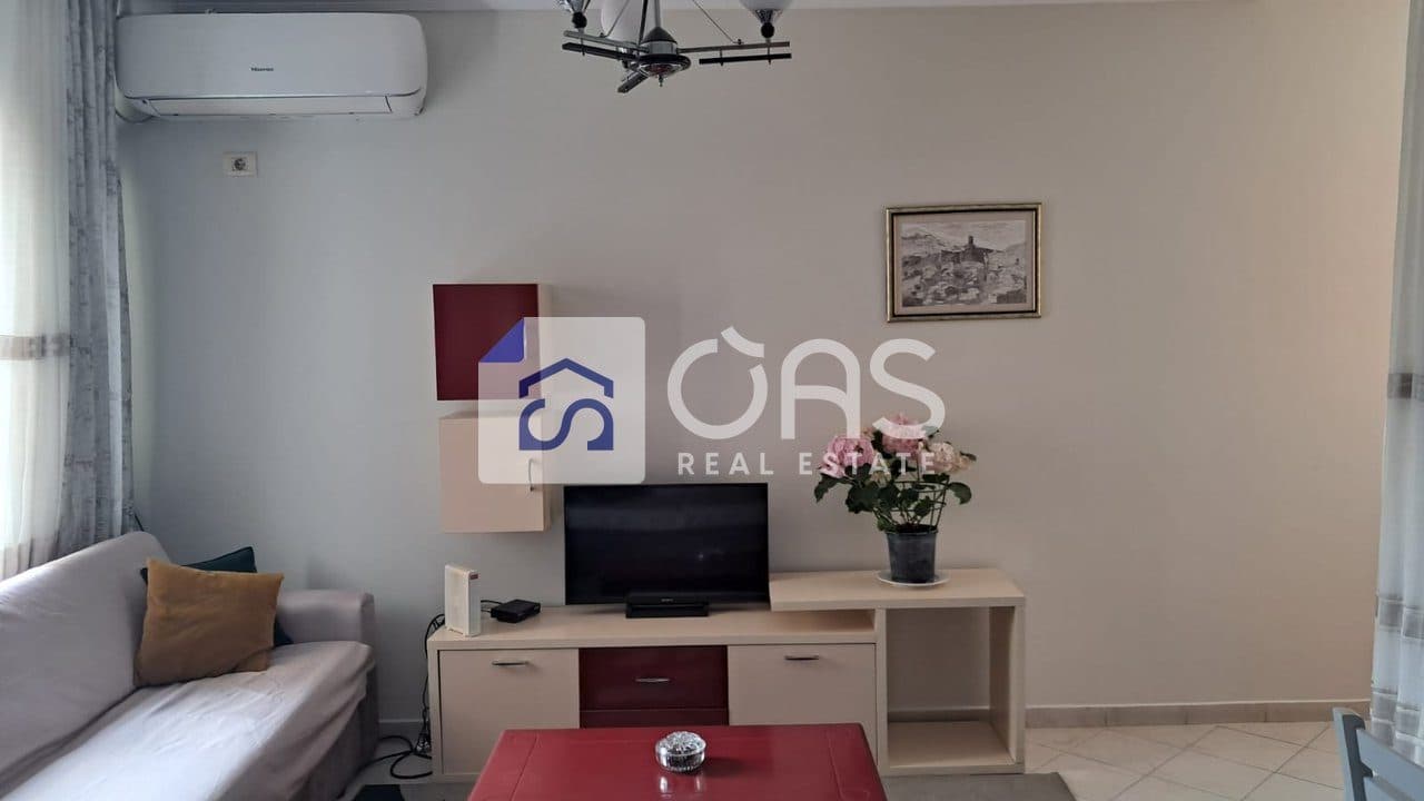 Jepet apartament me qera 2+1 te , Rruga Fortuzi 2