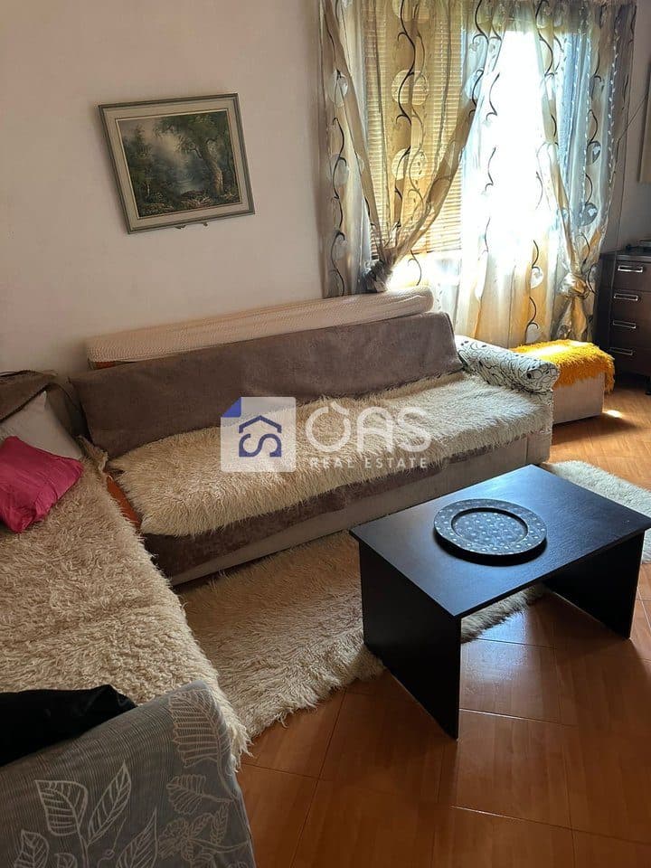 jepet me qira Apartament 2+1 rr.elbasanit 2