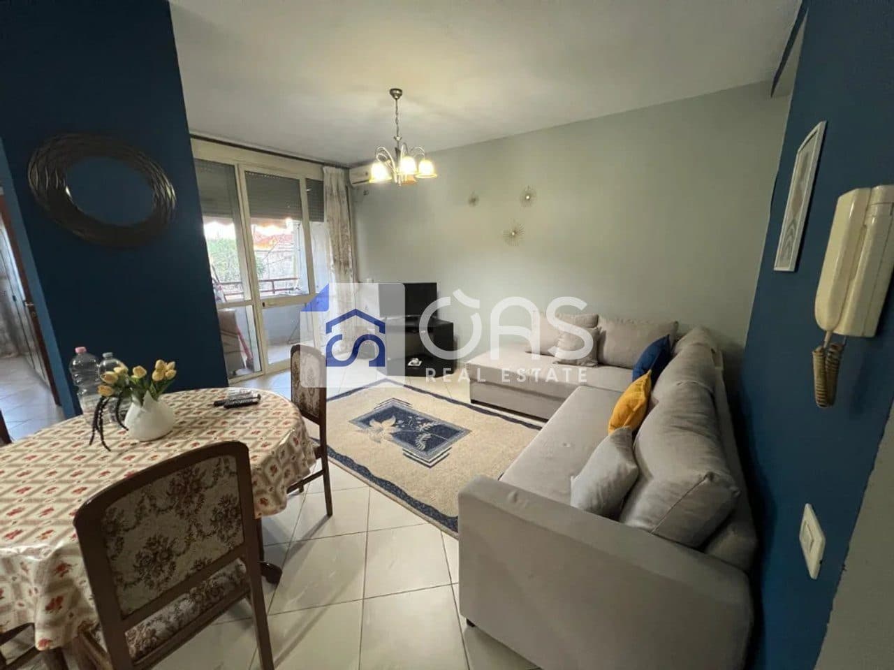 Jepet apartament me qera 1+1 Rruga Furtuzi