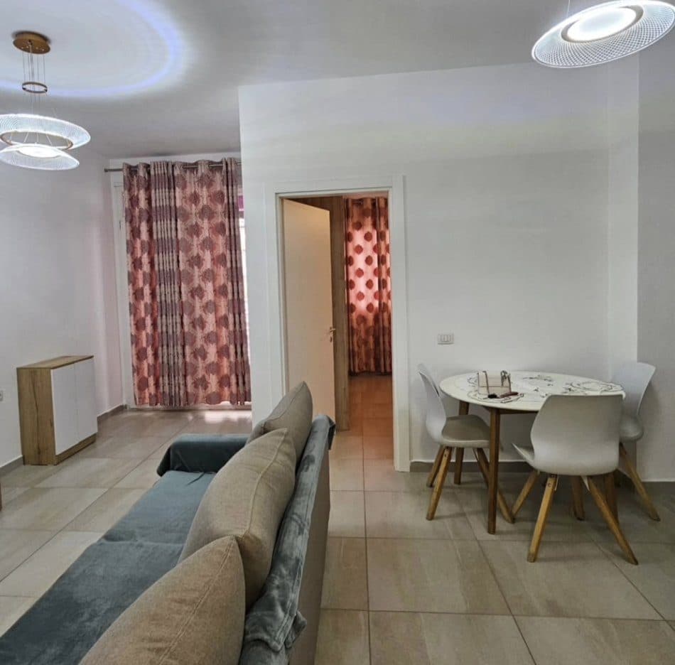Jepet apartament 1+1 tek Kopshti Botanik 2