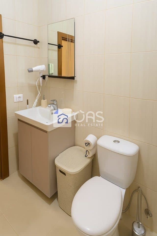 Jepet apartament me qera 1+1 ne Qender 4