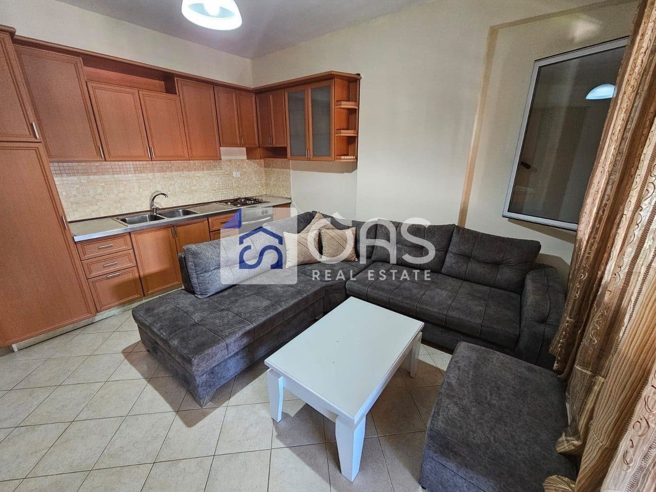 Jepet apartament me qera 1+1 Rruga Dibres