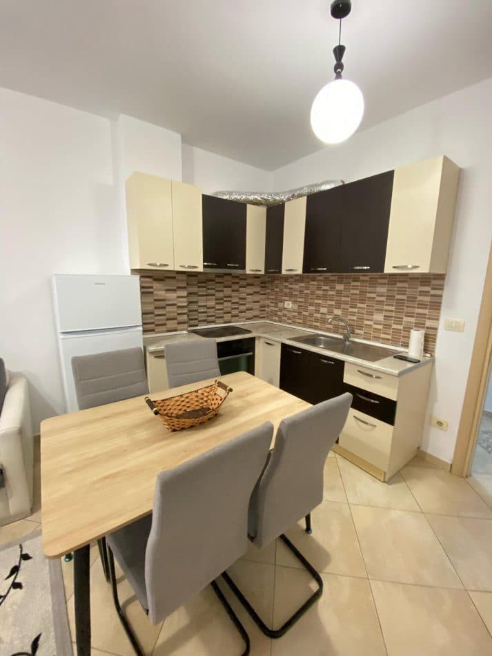 Jepet apartament 2+1 me qera ne zonen e Unazes se Re (prane Miell Tirana) 2